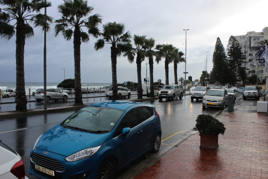 To Let 2 Bedroom Property for Rent in Sea Point Western Cape